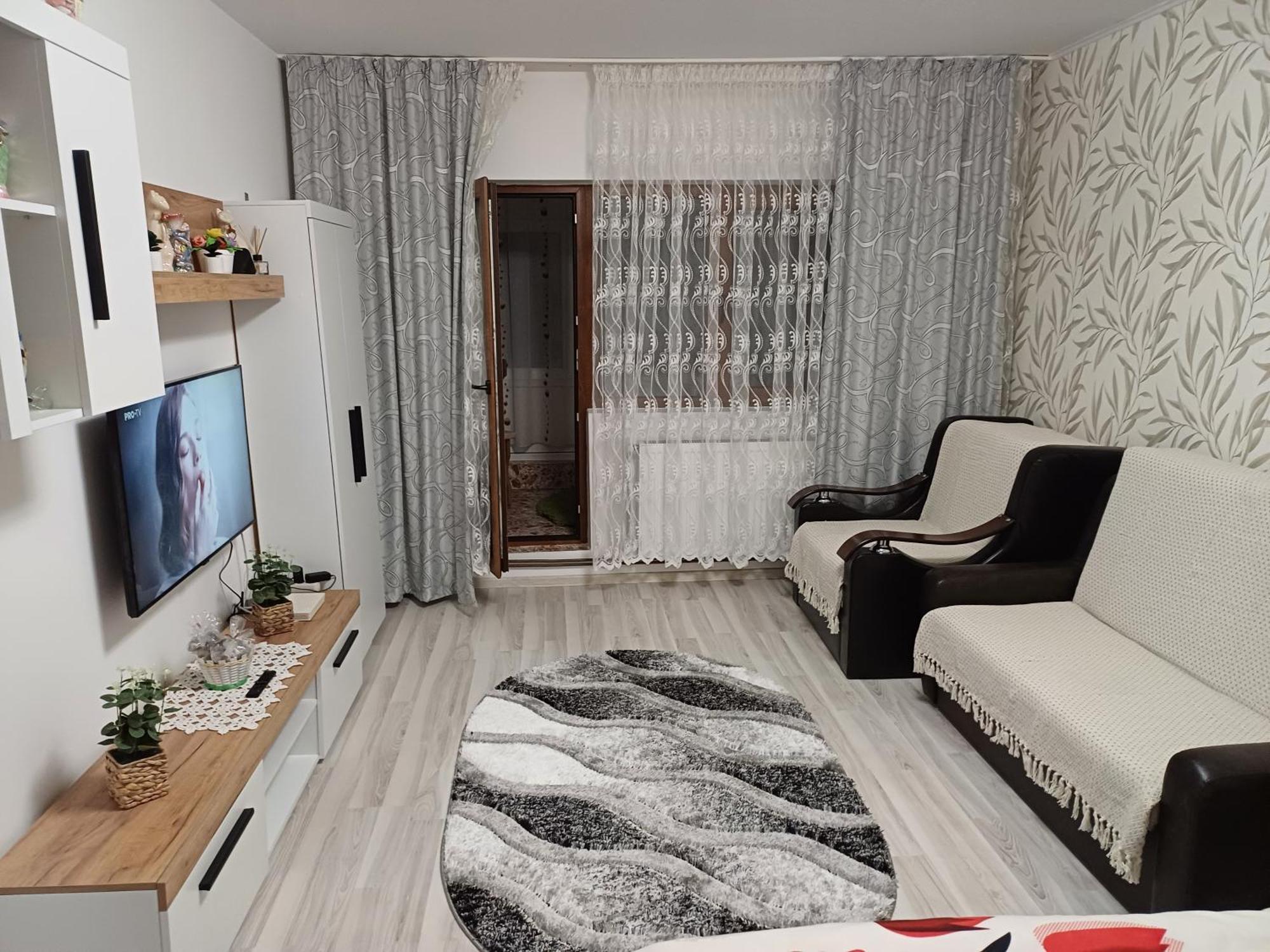 Apartmán Garsoniera George Tîrgu Ocna Exteriér fotografie