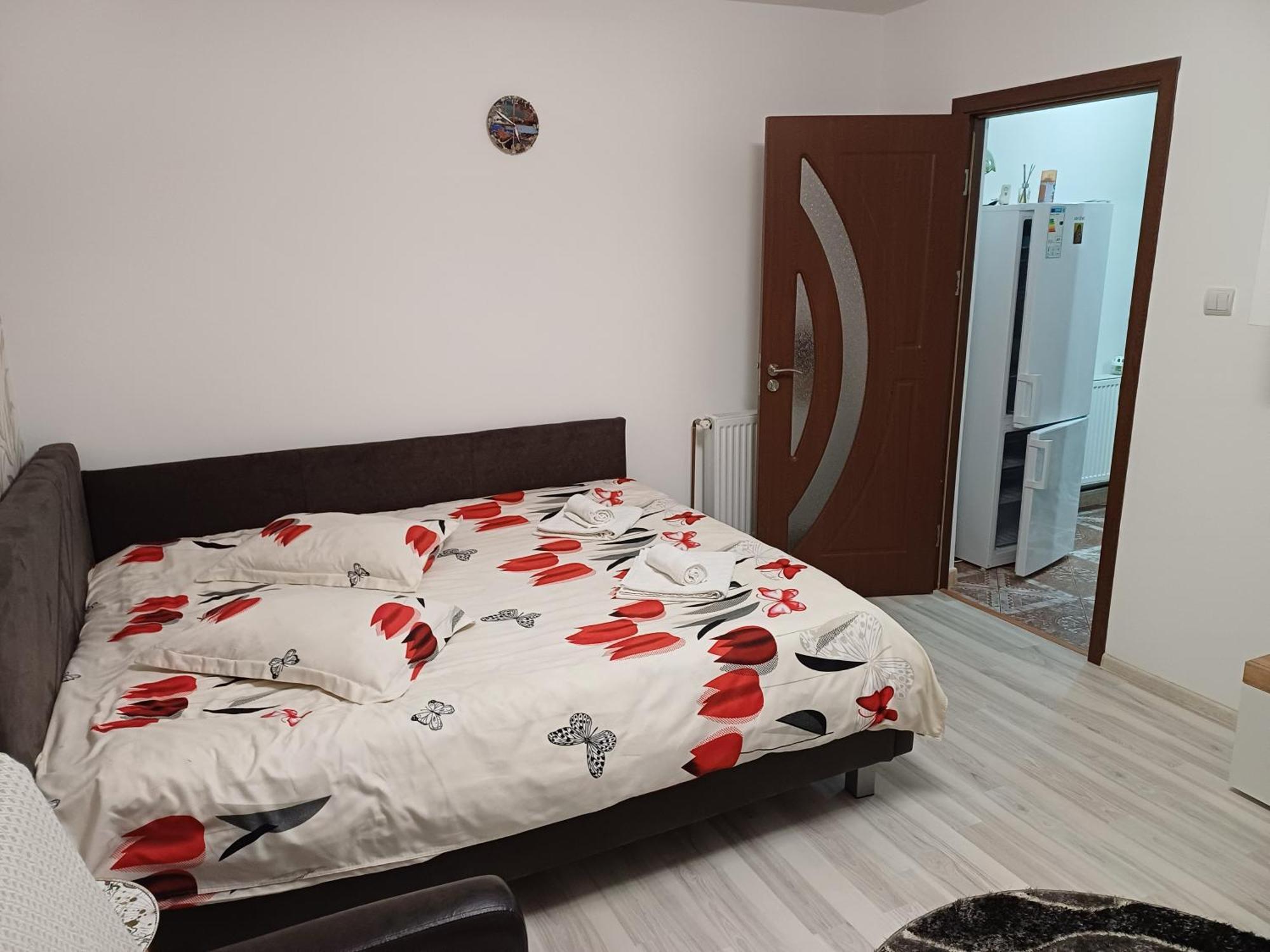Apartmán Garsoniera George Tîrgu Ocna Exteriér fotografie