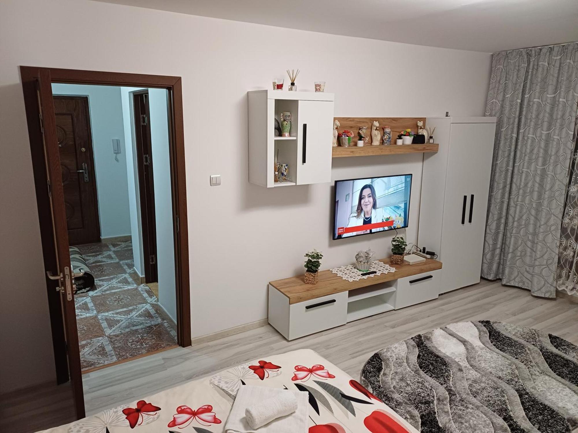 Apartmán Garsoniera George Tîrgu Ocna Exteriér fotografie